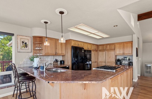 Coeur d'Alene House | Downtown Close Lake View with Tesla Charging