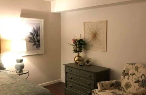 Houston Hotel | Downtown Fort Loramie Motel -Clean and comfortable with Ice cream shop on site