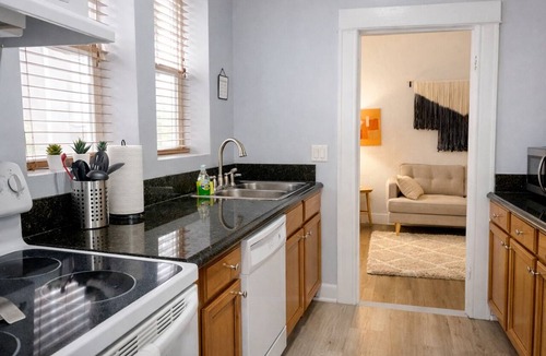 Downtown Salt Lake City Apartment | Downtown Gem King Bed Fast WIFI