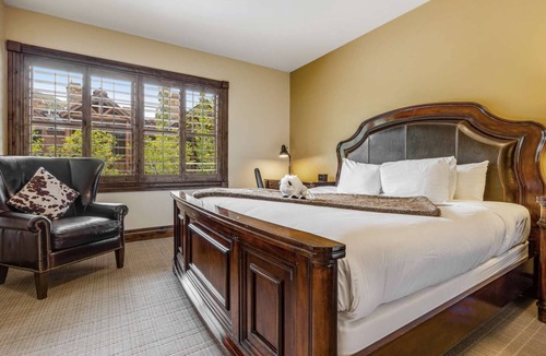 Jackson Hotel | Downtown Jackson - Double King Suite