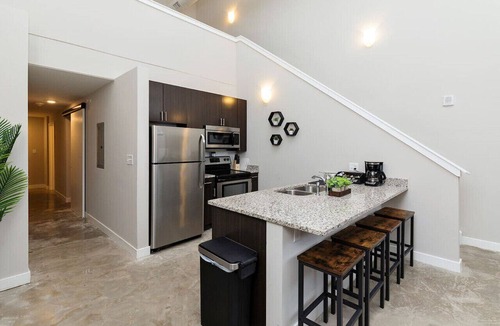 Downtown Des Moines Apartment | Downtown Loft Livin` | 2BD/2BR - Downtown DSM