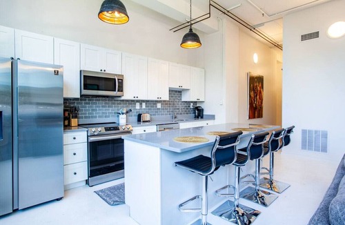 Old City Condo | Downtown Loft w/Parking, Fitness & Movie room