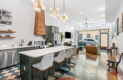 Central Business District Apartment | Downtown Mobile Luxe: Pets Ok, Walkable, Secure Parking