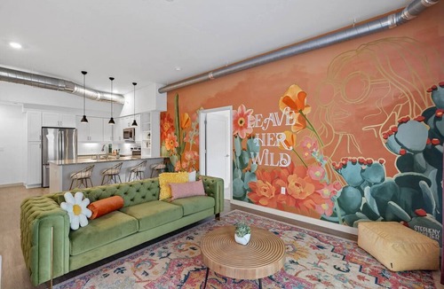 Sobro Apartment | Downtown Nashville - Rooftop POOL - 10 min Walk to Broadway! Sleeps 8
