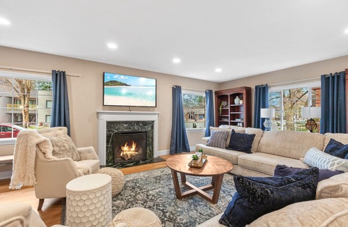 Garden District House | Downtown perfection! Newly updated! Family & Pet Friendly! Sleeps 11!