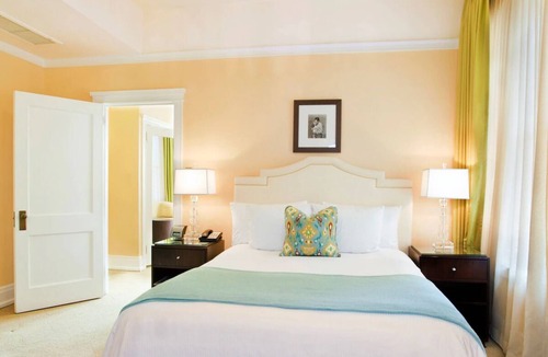 Goose Hollow Hotel | Downtown Retreat | 2 Elegant Suites | Onsite Parking | 0.5 mi to Portland Museum
