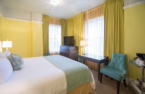 Goose Hollow Hotel | Downtown Retreat | 2 Modern Units | Pet-friendly | Near Pittock Mansion - 2 mi