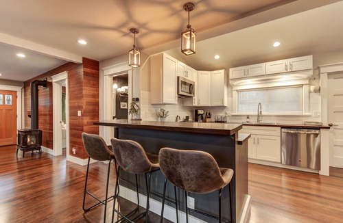 Snohomish House | Downtown Snohomish - River Views - Walk to Town