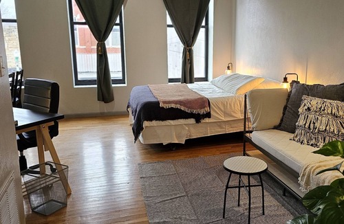 Aurora Apartment | Downtown Studio 201
