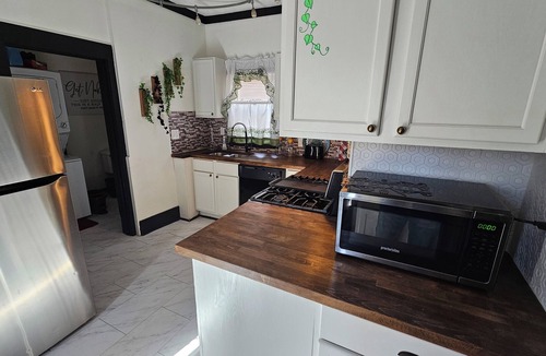 Des Moines Bed & Breakfast | Drake Ivy Barn