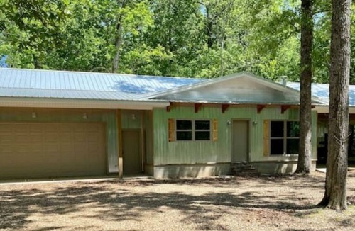 Stuttgart House | Drake Ln Hunting Club