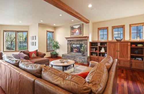 River West House | Drake Park Villa