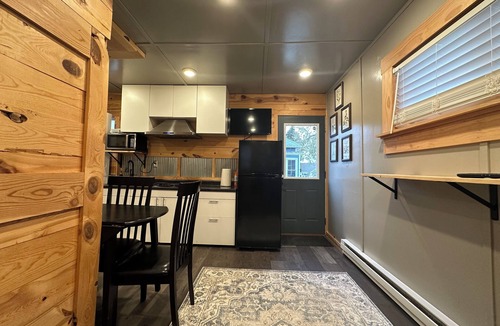 Dickinson Apartment | Dreamlabs studio snuggled by Dickinson State University
