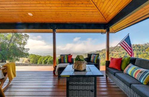 Roseburg House | Dreamy Hilltop View: Roseburg Retreat w/Hot Tub!