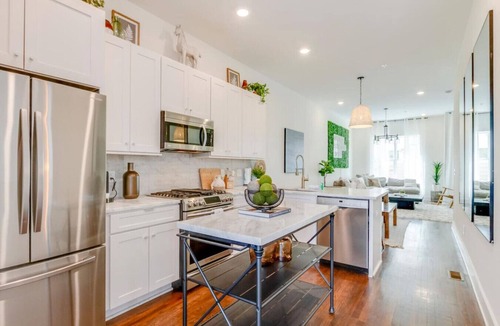 Hillsboro West End House | Dual Rooftop Views | Walkable Hillsboro Village