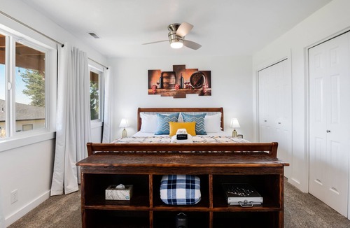 Dundee House | Dundee Hills Haven | King Suite, Sauna & Views