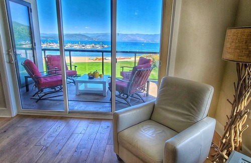 Sandpoint Condo | DwnTwn WaterFront Luxe Boat Slip