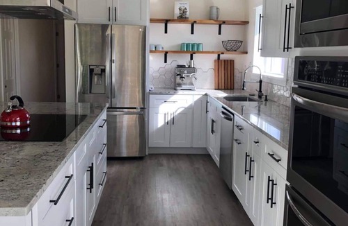 Dallesport House | E+H house - Views! Fast Wifi & Pet Friendly