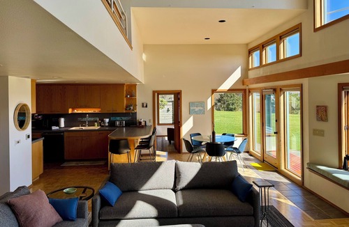 Friday Harbor House | Eagle Cove Waterfront Lookout