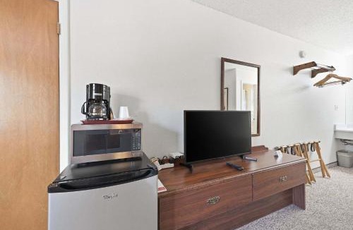 Manitou Springs Hotel | Eagle Motel Suite 226