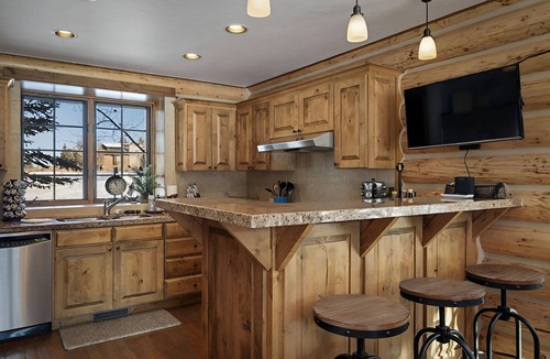 Victor Cabin | Eagle's Nest Cabin | Bronze Buffalo Ranch