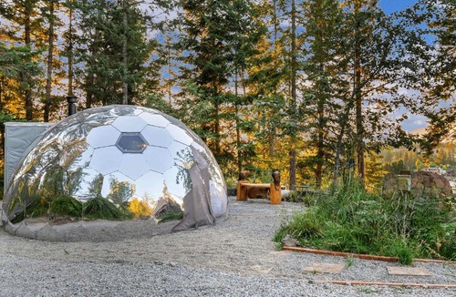 Coeur d'Alene House | Eagles Nest River View Dome Hot Tub & Swim Pond