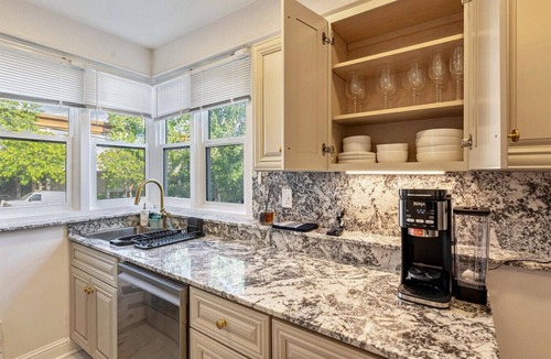 Lower Avenues House | East Street Retreat | Walk Everywhere!
