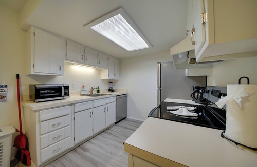 Lake Hills Cottage | Eastside Tech Hub Home Base Near I-90 & Factoria!