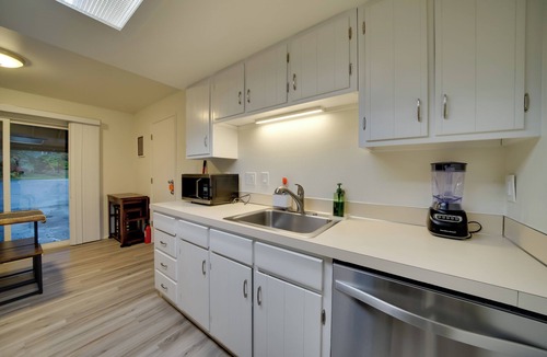 Lake Hills Cottage | Eastside Tech Hub Home Base Near I-90 & Factoria!