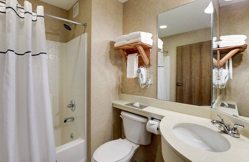Johnston Hotel | Easy Access to I-35! Deluxe 2 Double, Stoney Creek Johnston, Pool | 3 Units