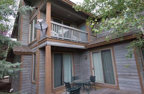 Victor House | Easy Access to Jackson Hole, Targhee, Tetons, Yellowstone. Private Hot Tub.