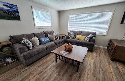 Cody House | Easy Living ~ Easy Playing, just a 5 minute walk from down town Cody.