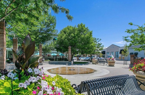 Meridian House | Easy Stay for 9 Workspace Pets OK Shop Dine