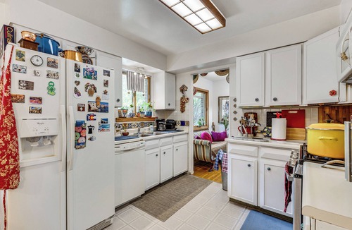 Park East House | Eclectic Multi-Level Charmer! 2 Mi to CU Boulder