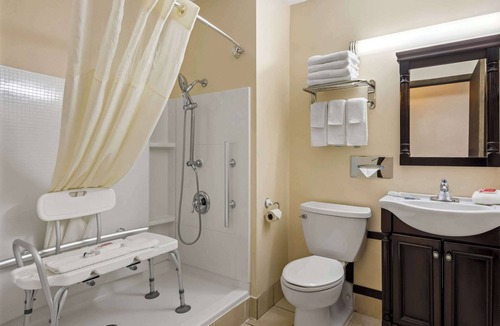 Manistee Hotel | Econo Lodge Manistee