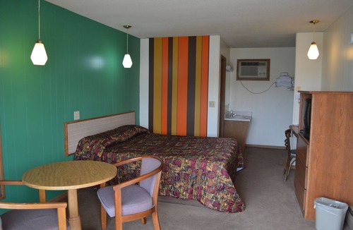 De Soto Hotel | Edgetowner Motel