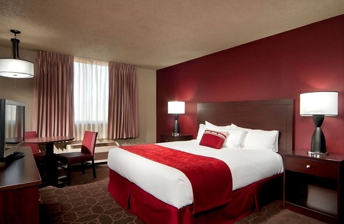 Laughlin Hotel | Edgewater Casino Resort, 2 River View King Non Smoking Room, Free Onsite Parking