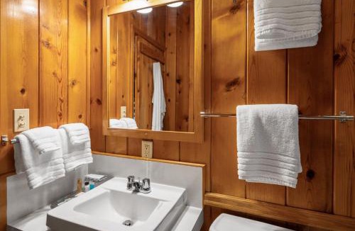 Ennis Hotel | El Western Cabins & Lodges