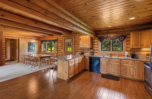 Ennis Hotel | El Western Cabins & Lodges
