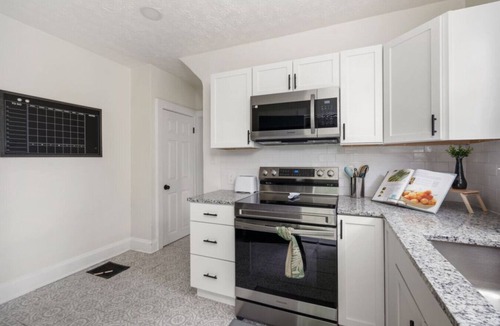 Near East Columbus Villa | Eldridge Echo L - 3BR 1BA Unit in East Columbus