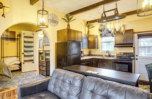 Coeur d'Alene Apartment | Electric Fireplace: Central Coeur d'Alene Studio!