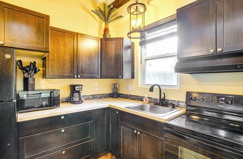 Coeur d'Alene Apartment | Electric Fireplace: Central Coeur d'Alene Studio!