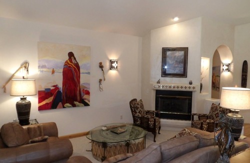 Hailey House | Elegant 3-bedroom house in marvelous North Hailey AVAILABLE MARCH 2026 ONLY