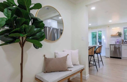 Wallingford House | Elegant 3BR Home: Near UW & Green Lake& Lake Union
