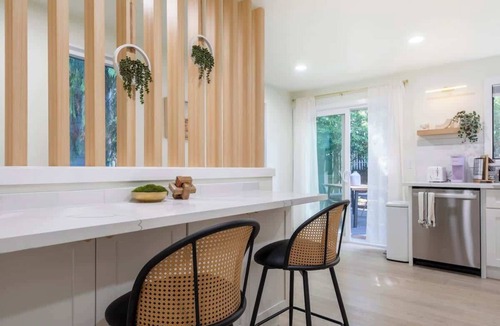 Wallingford House | Elegant 3BR Home: Near UW & Green Lake& Lake Union