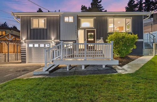 Highline House | Elegant 4BR/3BA Villa Hot Tub & Resort Perks Pool Closed for Winter