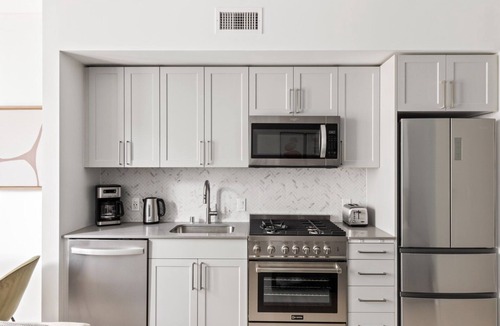 Downtown Seattle Apartment | Elegant First Hill Studio w/Gym & Coworking, by Blueground