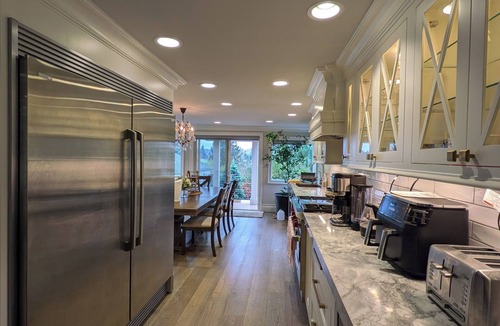 Riverview House | Elegant Home with Lovely Gardens in West Seattle