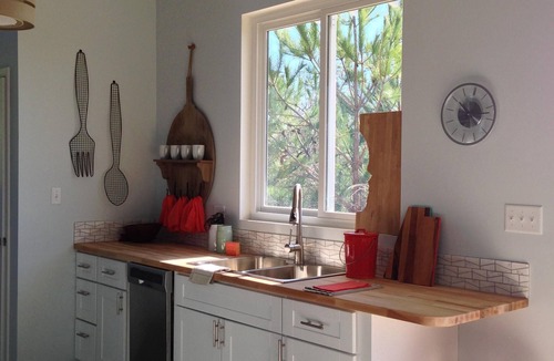 Waveland Cottage | Elevated Retreat in Coastal Pines