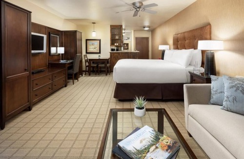 Mount Crested Butte Hotel | Elevation’s Finest: Valley View King | Serene Pool Access | Couple Stay